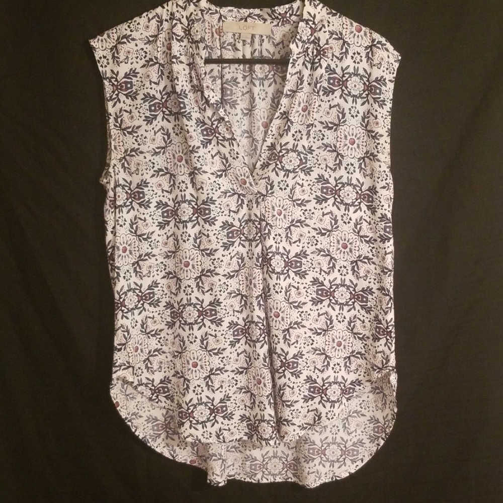 ❤LOFT floral print sleeveless top❤